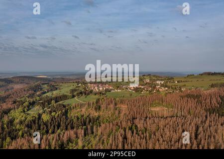 Deutschland, Thüringen, Masserberg, Schnett, Bergdorf, Übersicht, Luftfoto, Morgenlicht Stockfoto