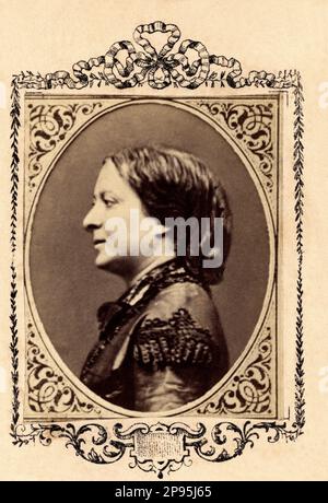 1890 Ca , Paris , FRANKREICH : die französische Bühnenschauspielerin Jeanne Sylvanie Arnould Plessy ( 1819 - 1897 ). Plessy feierte ihr Debüt als Emma bei der Comedie Francaise im Jahr 1834 in Alexandre Duvals La Fille d'Honneur . 1845 verließ sie Paris und reiste nach London, um den dramatischen Autor J. F. Arnould ( d. 1854) zu heiraten. Jeanne Pleasy war eine enge Freundin des Schriftstellers George Sand. Foto von Legré und Bergeron , . - Attrice - TEATRO - THEATER - Theater - Profil - profilo - Diva - Divina - Arnould-Plessy --- Archivio GBB Stockfoto