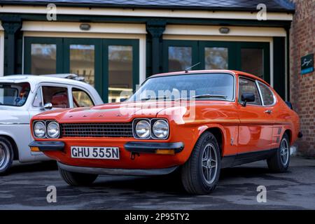 1973 Ford Capri RS 3100, ausgestellt auf der Ford-Versammlung am 26. Februar 2023 im Bicester Heritage Centre. Stockfoto