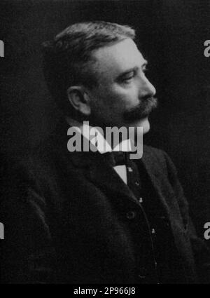 1905 c, SCHWEIZ : FERDINAND DE SAUSSURE ( 1857 - 1913 ) war ein Schweizer Linguist, dessen Ideen die Grundlage für viele der bedeutenden Entwicklungen in der Linguistik im 20. Jahrhundert bildeten. Er wird weithin als "Vater" der Linguistik des 20. Jahrhunderts angesehen .- LINGUISTA - Scrittore - Cravatta - Krawatte - Kragen - colletto - profilo - papillon - Krawatte - Baffi - Schnurrbart --- Archivio GBB Stockfoto