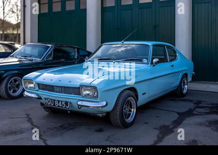 1971 Ford Capri 1600 GT, ausgestellt auf der Ford-Versammlung am 26. Februar 2023 im Bicester Heritage Centre. Stockfoto