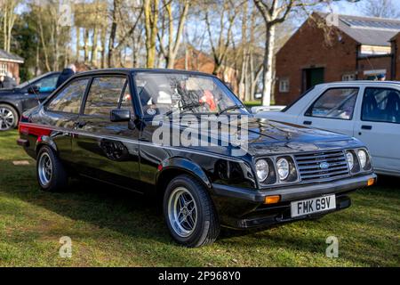 1980 Ford Escort RS 2000 „FMK 69V“ auf der Ford-Versammlung am 26. Februar 2023 im Bicester Heritage Centre ausgestellt. Stockfoto