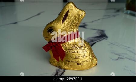 März 9 2023 – Lindt Gold Bunny Milk Chocolate in Surrey, British Columbia, Kanada Stockfoto