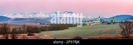 Spissky Stvrtok ist ein Dorf und eine Gemeinde im Bezirk Levoca in der Region Presov im Mittleren Osten der Slowakei. Stockfoto