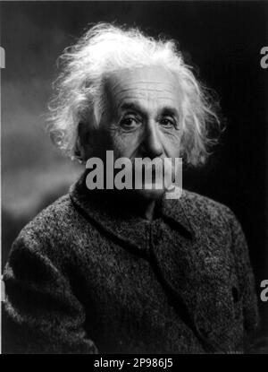 1947 , Provincetown , New Jersey , USA : der deutsche Physiker ALBERT EINSTEIN ( 1879 - 1955 ) , Nobelpreisträger 1921 . Foto von Oren Jack Turner, Princeton, N.J. - foto storiche - foto storica - scienziato - Wissenschaftler - Portrait - ritratto - Physik - FISICA - FISICO - SCIENZA - WISSENSCHAFT - Baffi - Schnurrbart - PREMIO NOBEL PER LA FISICA - Atomica - Atomo - scienziato - Genius - genio -- NICHT FÜR WERBEZWECKE -- -- NON PER USO PUBBLICITARIO --- ARCHIVIO GBB Stockfoto