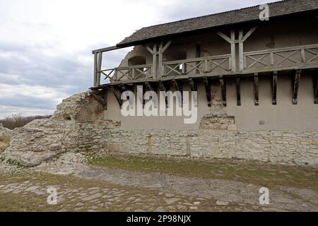 REGION IVANO-FRANKIVSK, UKRAINE - Burg Halytskyi, ein architektonisches Denkmal von nationaler Bedeutung, Halych, Region Ivano-Frankivsk, Westukraine. Stockfoto