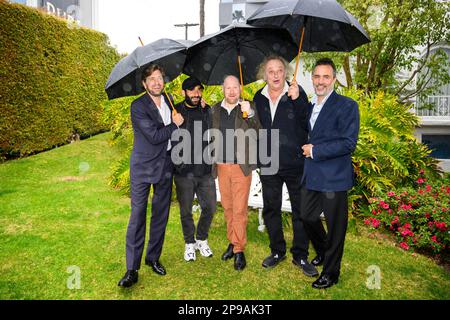 RUBEN Östlund, Regisseur VON LOS ANGELES 20230310Swedish, Schauspieler Arvin Kananian, Henrik Dorsin und Zlatko Buric, zusammen mit Produzent Erik Hemmendorff Stockfoto