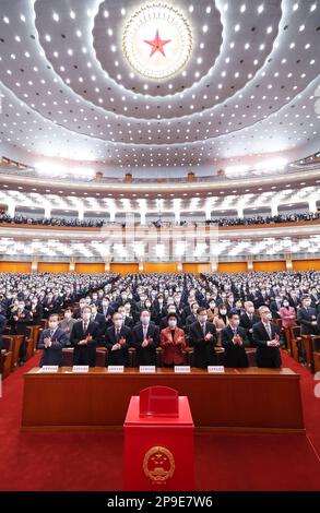 Peking, China. 11. März 2023. Die vierte Plenarsitzung der ersten Sitzung des 14. Nationalen Volkskongresses (NPC) findet am 11. März 2023 in der Großen Volkshalle in Peking, Hauptstadt Chinas, statt. Kredit: Pang Xinglei/Xinhua/Alamy Live News Stockfoto