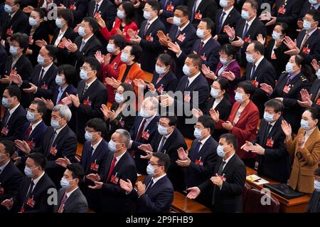 Peking, China. 11. März 2023. Die vierte Plenarsitzung der ersten Sitzung des 14. Nationalen Volkskongresses (NPC) findet am 11. März 2023 in der Großen Volkshalle in Peking, Hauptstadt Chinas, statt. Kredit: Cai Yang/Xinhua/Alamy Live News Stockfoto