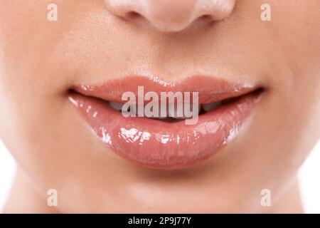 Das ist ein perfektes Lächeln. Ein weibliches Maul und Zähne. Stockfoto
