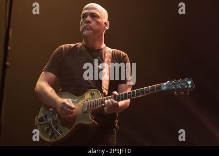 Madrid, Spanien. 10. März 2023. Die Gruppe Pixies während ihrer Aufführung im Wizink Center am 10. März 2023 in Madrid, Spanien. (Foto: Oscar Gonzalez/NurPhoto) Guthaben: NurPhoto SRL/Alamy Live News Stockfoto