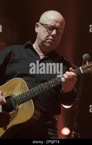 Madrid, Spanien. 10. März 2023. Die Gruppe Pixies während ihrer Aufführung im Wizink Center am 10. März 2023 in Madrid, Spanien. (Foto: Oscar Gonzalez/NurPhoto) Guthaben: NurPhoto SRL/Alamy Live News Stockfoto