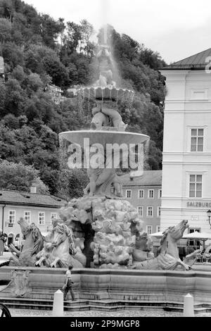 In der Nähe des Salzburger Doms befindet sich die barocke Kathedrale aus dem 17. Jahrhundert, die dem Heiligen Rupert und dem Heiligen Vergilius, Salzburg, Österreich und Europa gewidmet ist Stockfoto