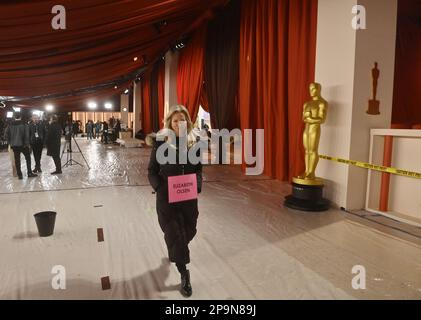 Los Angeles, USA. 10. März 2023. Die Arbeiter bereiten sich am 10. März 2023 für die Academy Awards 95. in der Hollywood-Abteilung von Los Angeles vor. Die Oscar-Gewinner werden am 12. März im Rahmen einer ABC-Übertragung bekannt gegeben. Foto: Jim Ruymen/UPI Credit: UPI/Alamy Live News Stockfoto