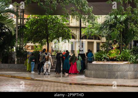 Mysore Zoo Karnataka Indien- September 1 2022 Touristen besuchen den Mysore Zoo, um die Tiere und Vögel zu sehen, die in Karnataka Indien ausgestellt sind Stockfoto