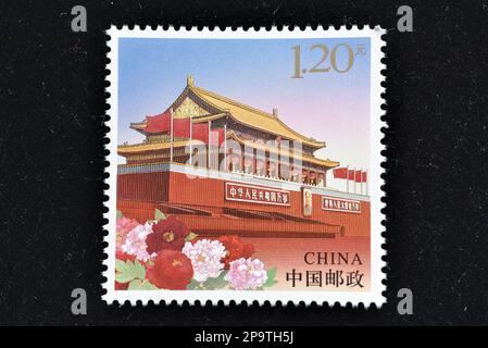 CHINA - CIRCA 2023: Auf einem in China gedruckten Stempel sind Z58 Tiananmen (2/21/2023) , circa 2023 ausgestellt. Stockfoto