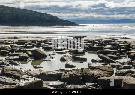 Über Dunraven Bay zur Trwyn y Witch oder zur Dunraven Bay Glamorgan Heritage Coast. Stockfoto