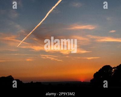 Sonnenuntergang beim Glastonbury Festival 2022 Stockfoto