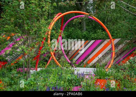 RHS Chelsea Flower Show 2022, St. Mungo's Putting Down Roots Garden, Designer Stockfoto