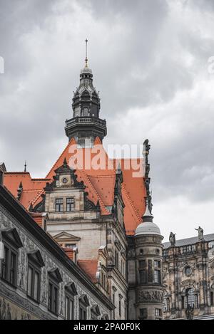 DRESDEN, DEUTSCHLAND. 27. Juli 2020. Seitenstraße, Architektur von Dresden. Kredit: Ant Palmer/Alamy Stockfoto