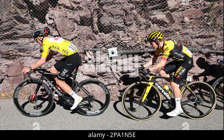 Dänischer Jonas Vingegaard von Jumbo-Visma, slowenischer Tadej Pogacar von Team Emirates der Vereinigten Arabischen Emirate und französischer David Gaudu von Groupama-FDJ, dargestellt in Aktion in Phase 7 der 81. Ausgabe des Achttägigen Radrennens Paris-Nizza, 142,9km von Nizza bis Col de la Couillole, Frankreich, Samstag, 11. März 2023. BELGA FOTO DAVID PINTENS Stockfoto