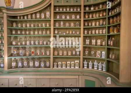 Deutsches Pharmazie-Museum im Inneren des Heidelberger Schlosses - Heidelberg Stockfoto