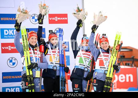 ÖSTERSUND 20230311The deutsches Team, das auf dem dritten Platz (von links) Denise Herrmann-Wick, Vanessa Voigt, Hanna Kebinger und Janina Hettich-Walz bei der Biathlon-Weltmeisterschaft in Östersund nach dem 4x6 km langen Frauenrelais jubelte. Foto: Anders Wiklund / TT / Code 10040 Stockfoto