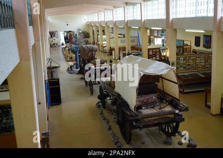 Ochsenwagen und andere Wagen, Swakopmund Museum, Swakopmund, Republik Namibia Stockfoto