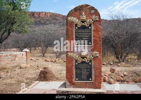 Gedenkstein, deutscher Militärfriedhof 1904, Waterberg-Plateau, Region Otjozondjupa, Republi, Waterberg, Namibia Stockfoto