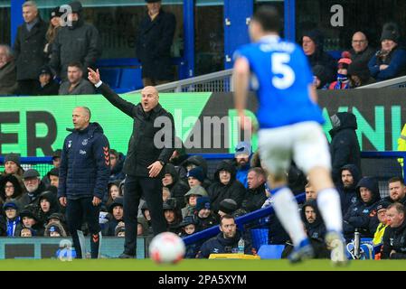 Liverpool, Großbritannien. 11. März 2023. Everton Manager Sean Dyche während des Premier League-Spiels zwischen Everton und Brentford im Goodison Park am 11. 2023. März in Liverpool, England. (Foto: Daniel Chesterton/phcimages.com) Kredit: PHC Images/Alamy Live News Stockfoto