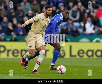 Leicester, Großbritannien. 11. März 2023. Ruben Loftus-cheek von Chelsea (L) wird während des Premier League-Spiels im King Power Stadium in Leicester von Boubakary Soumare aus Leicester City herausgefordert. Der Bildausdruck sollte lauten: Andrew Yates/Sportimage Credit: Sportimage/Alamy Live News Stockfoto