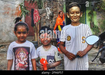 Holi-Feierlichkeiten in Dhaka. Holi, auch bekannt als Festival of Colours, Love and Spring, ist eines der beliebtesten und bedeutendsten Festivals im Hinduismus. Es feiert die ewige und göttliche Liebe der götter Radha und Krishna. Dhaka, Bangladesch. Stockfoto