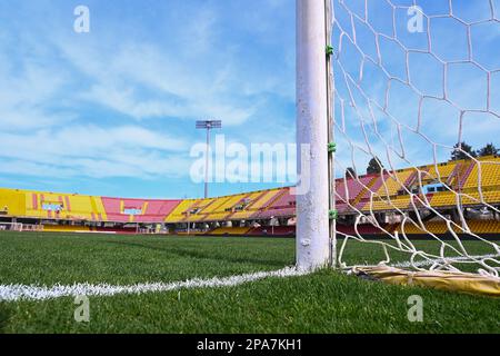 Allgemeiner Überblick über das Stadion Ciro Vigorito vor dem Spiel der Serie B zwischen Benevento Calcio und Como 1907, Benevento, Italien, am 11. März 2023. Foto: Nicola Ianuale Stockfoto