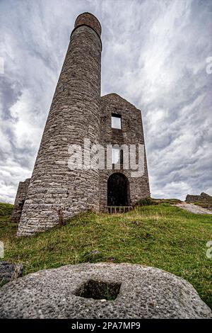 Motorenhaus der historischen Magpie Mine in der Nähe von Sheldon im Derbyshire Peak District, eine ehemalige Bleimine Stockfoto