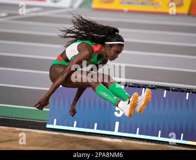 Evelise Veiga aus Portugal tritt beim Weitsprung-Finale der Frauen bei der Europameisterschaft der Leichtathletik in der Ataköy Athletics Arena in Istanbu an Stockfoto