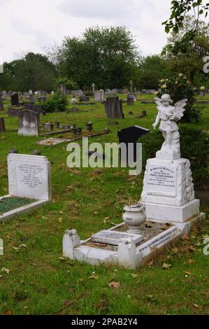 Richmond (UK): Friedhöfe auf dem East Sheen Cemetery in der Nähe des Richmond Park Stockfoto