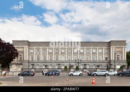 Brüssel, Belgien - Juli 03 2019: Der Academy Palace ist ein neoklassizistisches Gebäude östlich des Place des Palais in Brüssel. Stockfoto