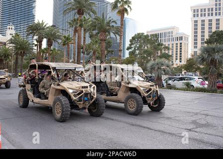 2023 BFGoodrich Tires Mint 400 startet das Rennwochenende mit einer Fahrzeugparade auf dem Las Vegas Strip. Stockfoto