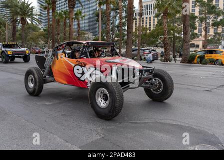 2023 BFGoodrich Tires Mint 400 startet das Rennwochenende mit einer Fahrzeugparade auf dem Las Vegas Strip. Stockfoto