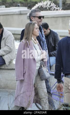 Mailand, Italien. 12. März 2023. Daniele Massaro und seine Frau Carla auf den Straßen von Mailand Credit: Independent Photo Agency/Alamy Live News Stockfoto