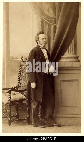 1870 Ca , London , England : Lord John Campbell Marquess of Lorne Duke of Argyll ( 1845 - 1914 ) Generalgouverneur von Kanada von 1878 bis 1883. Verheiratet im Jahr 1871 mit Prinzessin LOUISE , Herzogin von Argyll ( 1848 - 1939 ) , sechstem Kind und vierter Tochter von Königin VICTORIA von England ( 1819 - 1901 ) . Foto: GALDESI und BLANFORD and Co , London . Die Ehe war nicht glücklich. Lorne soll bisexuell gewesen sein, wenn nicht größtenteils homosexuell in ihrer Prädisposition, und hatte mit einigen bekannten Homosexuellen wie dem Autor Horatio Brown und dem Künstler Lord Ronald Gower enge Freundschaften Stockfoto