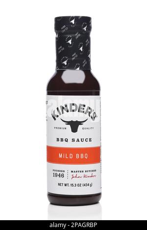 IRVINE, KALIFORNIEN - 11. MÄRZ 2023: Eine Flasche milde Barbecue-Sauce von Kinders Stockfoto