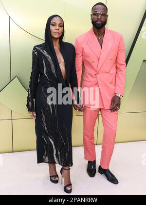 WEST HOLLYWOOD, LOS ANGELES, KALIFORNIEN, USA - MÄRZ 09: Die amerikanische Schauspielerin Gabrielle Union und ihr Ehemann/ehemaliger amerikanischer Basketballspieler Dwyane Wade treffen am 9. März 2023 auf der Versace Fall/Winter 2023 Fashion Show im Pacific Design Center in West Hollywood, Los Angeles, Kalifornien, USA ein. (Foto von Xavier Collin/Image Press Agency) Stockfoto