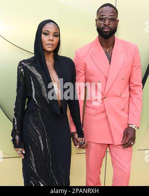 WEST HOLLYWOOD, LOS ANGELES, KALIFORNIEN, USA - MÄRZ 09: Die amerikanische Schauspielerin Gabrielle Union und ihr Ehemann/ehemaliger amerikanischer Basketballspieler Dwyane Wade treffen am 9. März 2023 auf der Versace Fall/Winter 2023 Fashion Show im Pacific Design Center in West Hollywood, Los Angeles, Kalifornien, USA ein. (Foto von Xavier Collin/Image Press Agency) Stockfoto