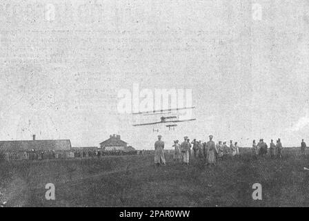 Flug von Mikhail Efimov im Flugzeug 1910. Foto von 1910. Stockfoto