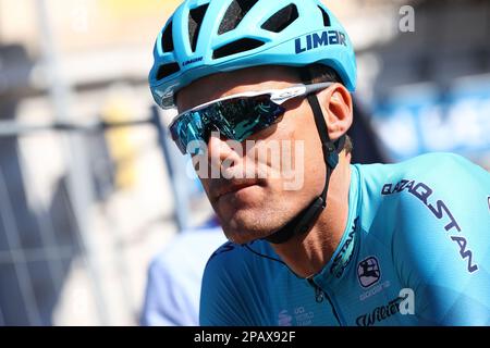 Der spanische Luis Leon Sanchez aus Astana Kasachstan bildete vor der 8. Etappe, der letzten Etappe des 81. Radrennens Paris-Nizza 8 Tage, 118,4km km von und nach Nizza, Frankreich, Sonntag, 12. März 2023. BELGA FOTO DAVID PINTENS Kredit: Belga News Agency/Alamy Live News Stockfoto