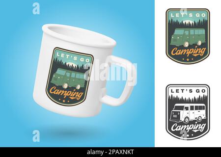 Weißer Campingbecher. Realistische Mug-Modellvorlage mit Beispieldesign. Gehen wir campen. Sommerlager. Vektor. Klassisches Typographiedesign mit Wohnmobil Stock Vektor