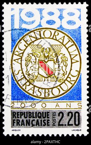 MOSKAU, RUSSLAND - 15. FEBRUAR 2023: In Frankreich gedruckte Briefmarken zeigen den 2000. Jahrestag von Straßburg, ca. 1988 Stockfoto