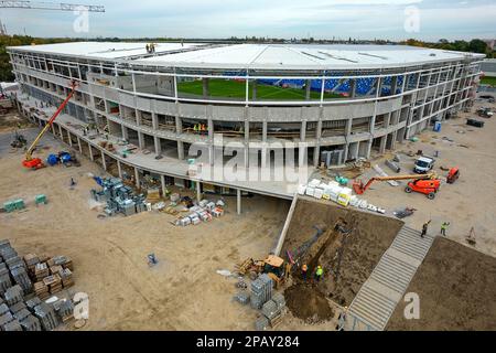 Bau- und Finishing-Arbeiten im Fußballstadion in plock, polen Stockfoto