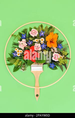 Abstraktes Blumenkräuterblattbaumkonzept mit Pinsel. Minimales Öko-Symbol-Naturdesign auf grünem Hintergrund in Holzrahmen. Stockfoto